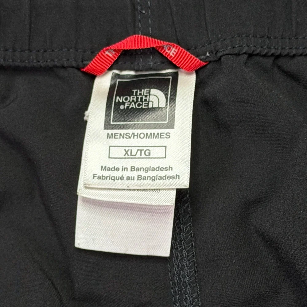 The North Face Mens XL Black Horizon Cargo Hiking Shorts Integrated Belt Outdoor